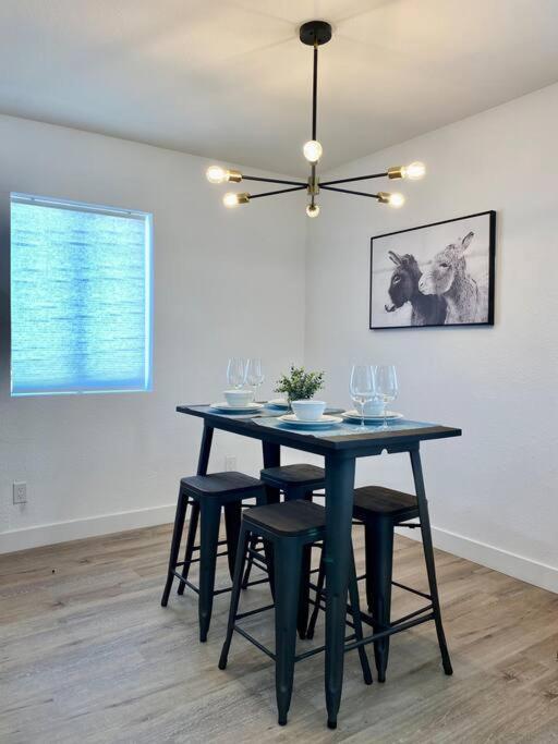 Uniquely Remodeled Historical District * Phoenix